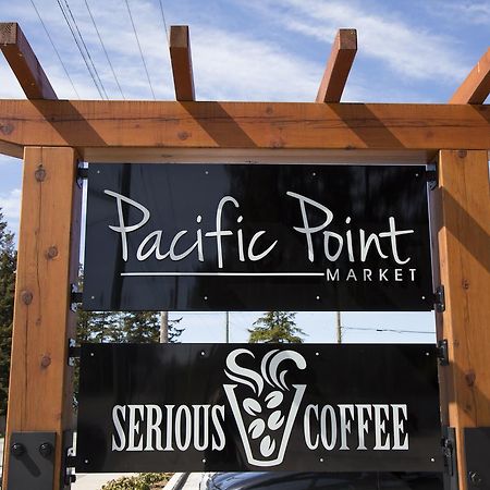 Pacific Point Market And Suites Powell River Exterior photo